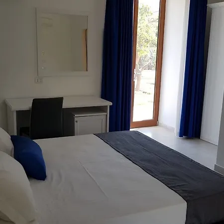 Emanuel Hotel *